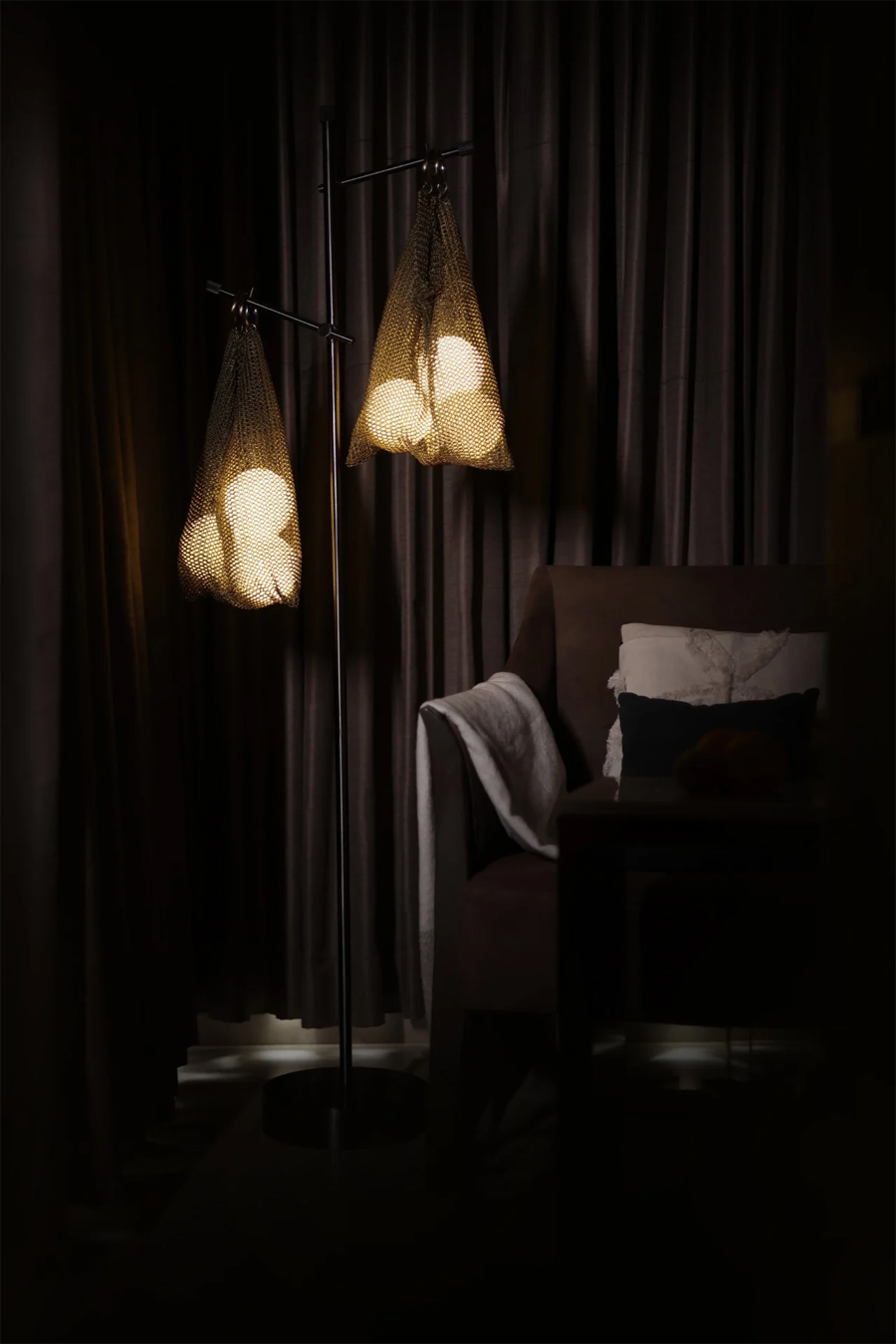Tote Light by Rhea Mehta Blurs the Line Between Sculpture and Illumination