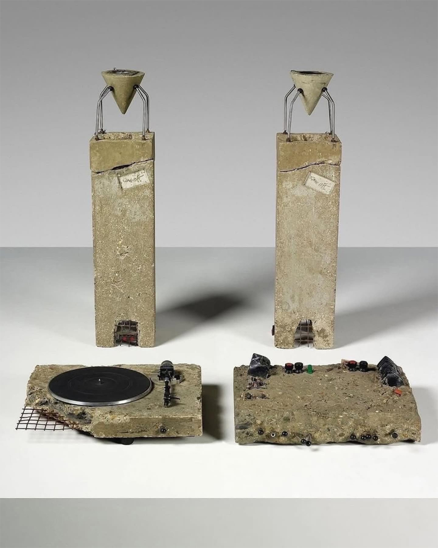 Ron Arad’s 1983 Concrete Stereo for Raw Sound Lovers
