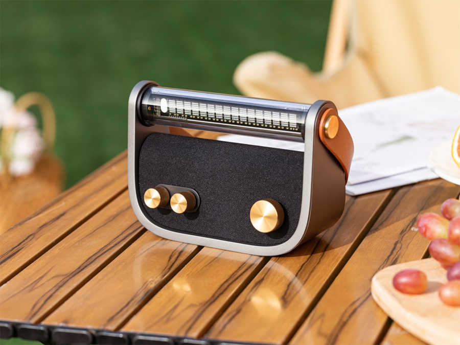 Luna Audio Concept Turns the Bluetooth Speaker Into a Fashion Accessory