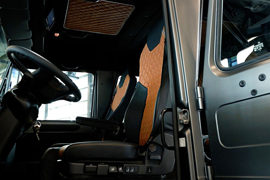 Mercedes-Benz 80th Anniversary Unimog