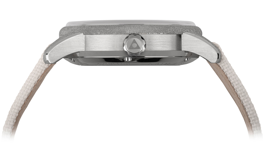 Alpina Alpiner Manufacture Date in a Full All-White Design