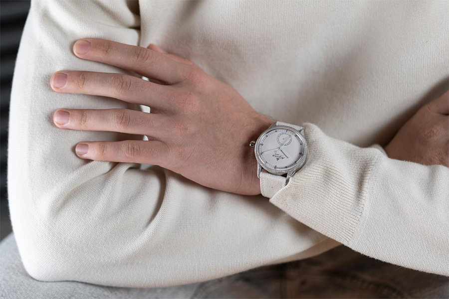 Alpina Alpiner Manufacture Date in a Full All-White Design