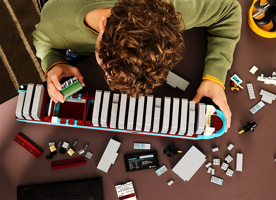 Maersk’s Dual-Fuel Container Ship Reimagined as One of LEGO’s Largest Builds