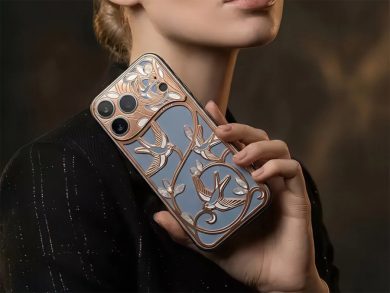 Caviar Wings of Love Turns an iPhone Into a Golden Love Letter