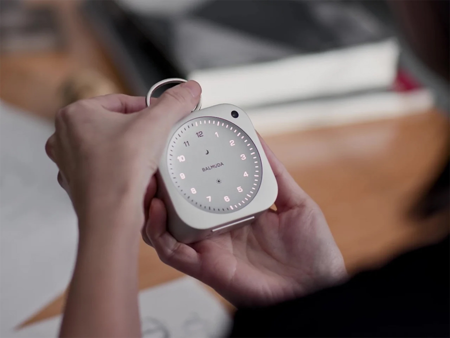 The Clock That Finally Replaces Your Phone on the Nightstand