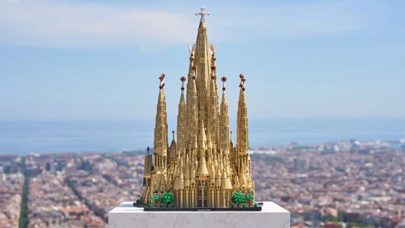 LEGO Announces Record-Breaking 12,060-Piece Sagrada Família Replica