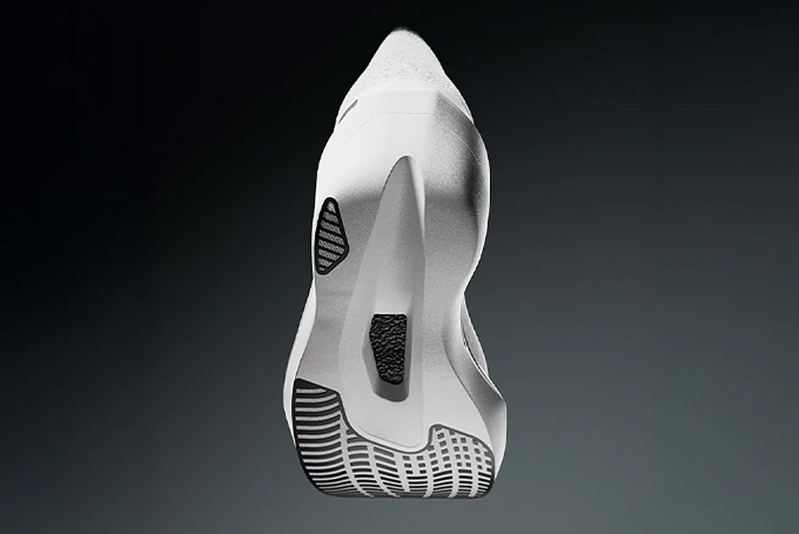 Mizuno's Hyperwarp 96 Is the World's Lightest Carbon Racing Shoe