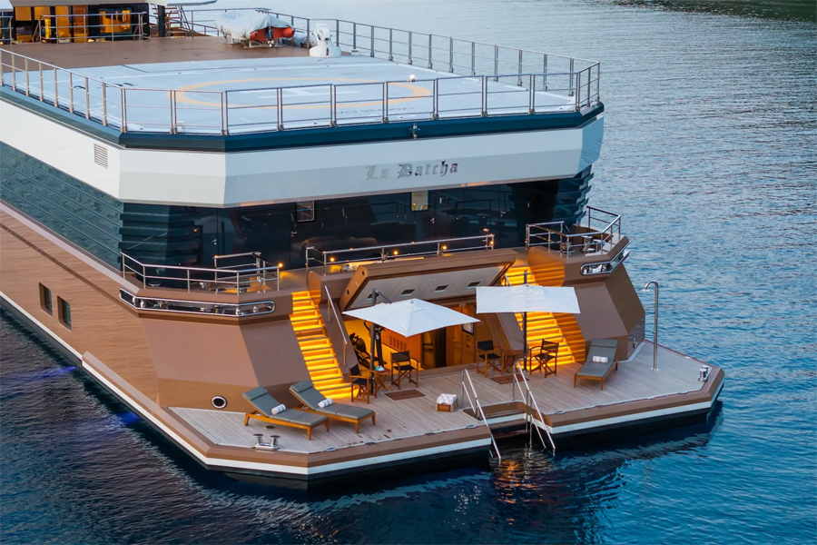 La Datcha Is a Luxury Expedition Yacht Built for the Ends of the Earth