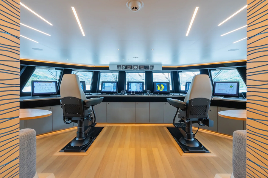 La Datcha Is a Luxury Expedition Yacht Built for the Ends of the Earth