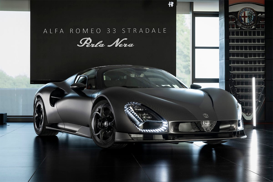 Alfa Romeo 33 Stradale Perla Nera Is a One-Off Supercar With a Bare Carbon Body