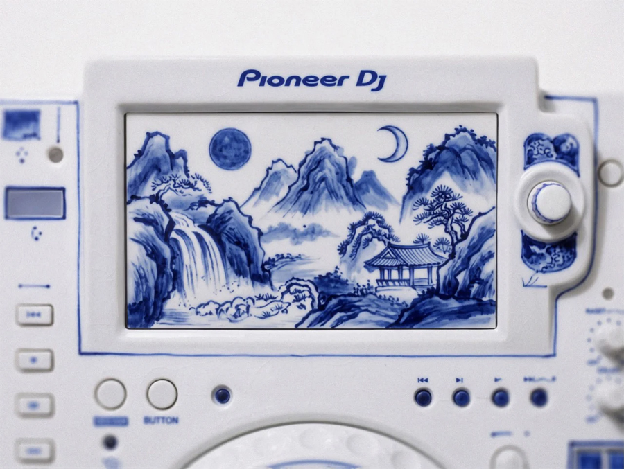 This Porcelain Pioneer DJ Setup Turns Club Equipment Into Korean Folk Art