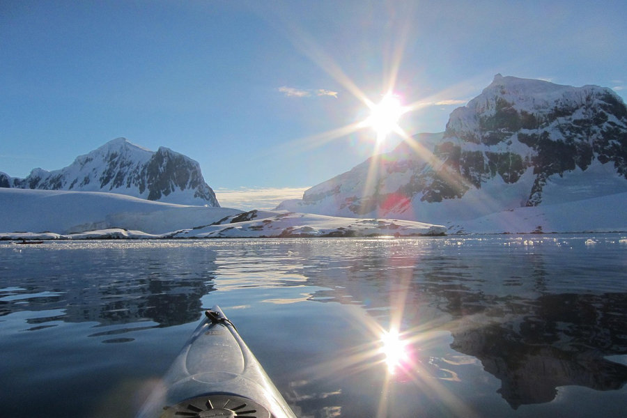 Antarctica kayaking