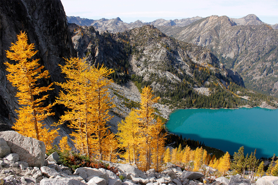 Colchuck Lake in autumn from Aasgard (Colchuck) Pass