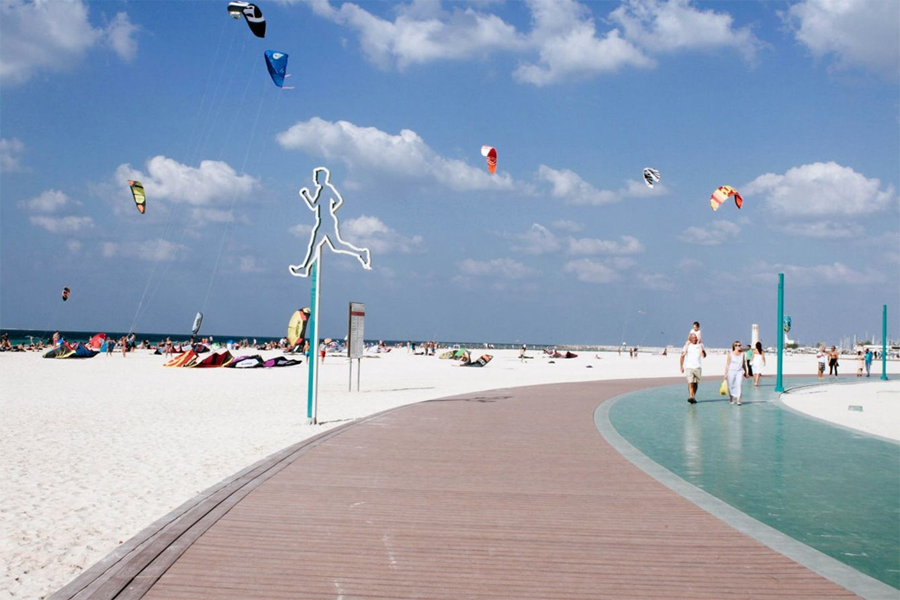 Kite Beach in Dubai