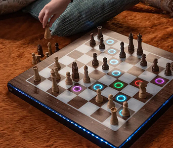 Technological Masterpiece: AI-Powered Chessboard 'GoChess'
