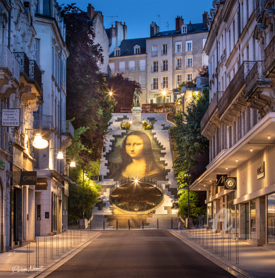 Mona Lisa Staircase