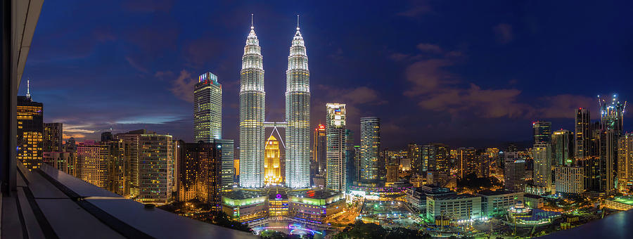  Petronas Twin Towers